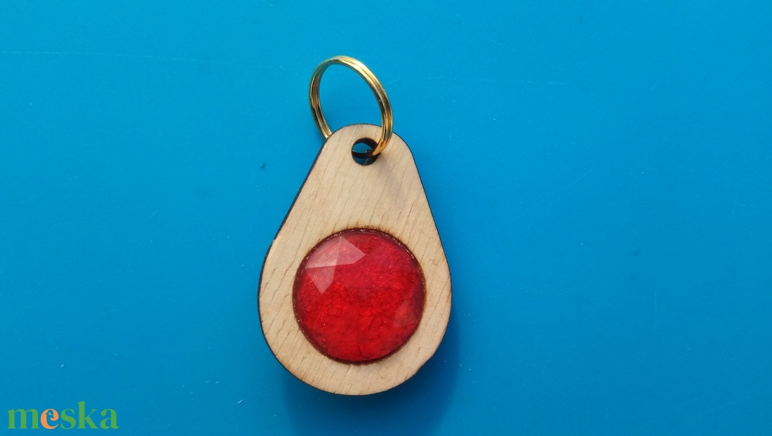 Rubin strasszos kulcstartó. Rubint dísszel ékesített kulcs dísz. Karácsonyi ajándéknak is tökéletes. Vagy Mikulásra. - táska & tok - kulcstartó & táskadísz - kulcstartó - Meska.hu