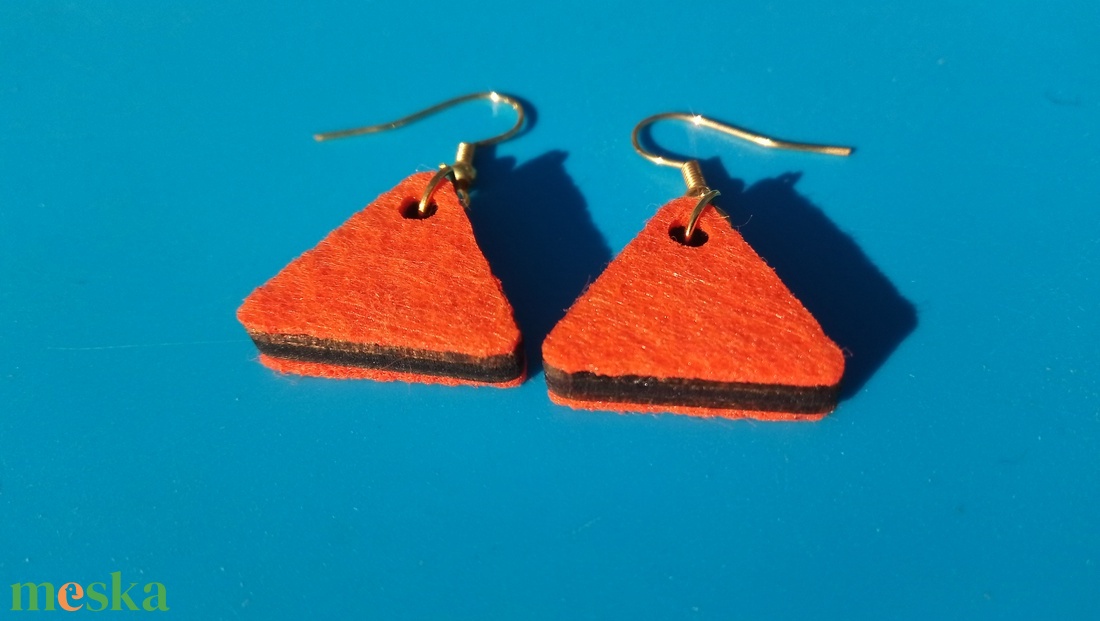 Narancs filc bevonatú egyedi buli fülbevaló. Karácsonyra, szilveszterre, mikulásra, vidám házibuliba vagy ajándékba. - esküvő - ékszer - fülbevaló - Meska.hu
