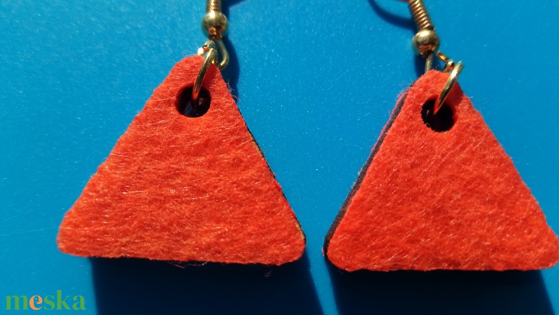 Narancs filc bevonatú egyedi buli fülbevaló. Karácsonyra, szilveszterre, mikulásra, vidám házibuliba vagy ajándékba. - esküvő - ékszer - fülbevaló - Meska.hu