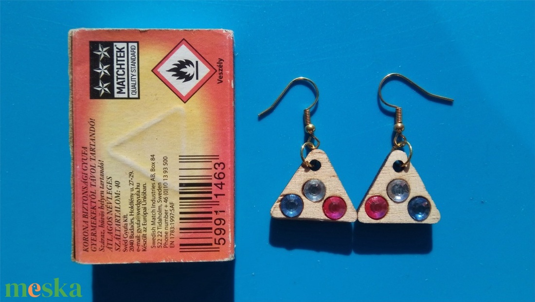 Kék, fehér, rózsaszín strasszos buli fülbevaló. Karácsonyra, szilveszterre, mikulásra, vidám házibuliba vagy ajándékba. - esküvő - ékszer - fülbevaló - Meska.hu