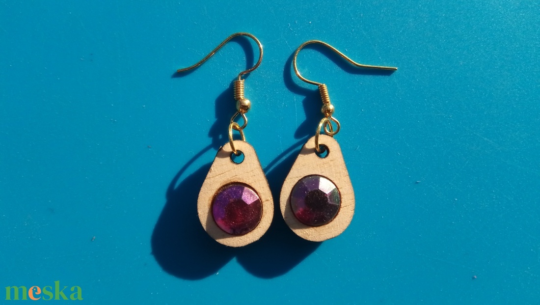 Színjátszó strasszos csepp fülbevaló. Karácsonyra, szilveszterre, mikulásra, vidám házibuliba, koncertre vagy ajándékba. - esküvő - ékszer - fülbevaló - Meska.hu