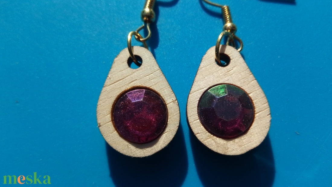 Színjátszó strasszos csepp fülbevaló. Karácsonyra, szilveszterre, mikulásra, vidám házibuliba, koncertre vagy ajándékba. - esküvő - ékszer - fülbevaló - Meska.hu