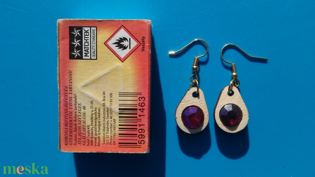 Színjátszó strasszos csepp fülbevaló. Karácsonyra, szilveszterre, mikulásra, vidám házibuliba, koncertre vagy ajándékba. - esküvő - ékszer - fülbevaló - Meska.hu