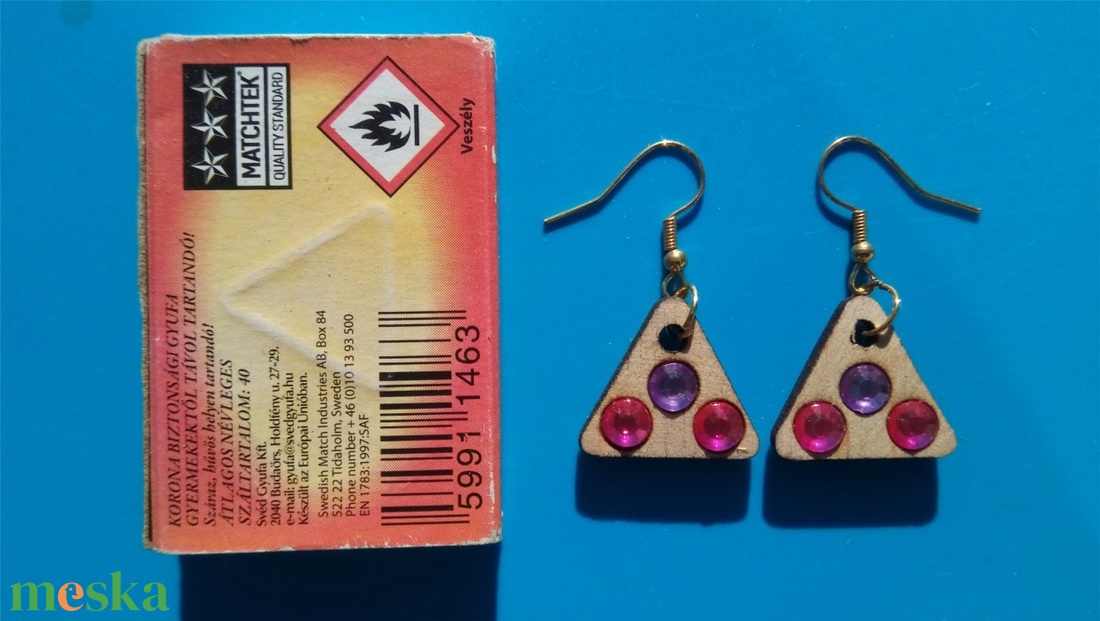 Lila, rózsaszín strasszos fülbevaló. Karácsonyra, szilveszterre, mikulásra, vidám házibuliba, koncertre vagy ajándékba. - esküvő - ékszer - fülbevaló - Meska.hu