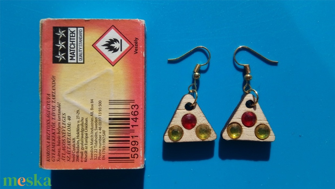 Piros, sárga strasszos buli fülbevaló Karácsonyra, szilveszterre, mikulásra, vidám házibuliba, koncertre vagy ajándékba. - esküvő - ékszer - fülbevaló - Meska.hu