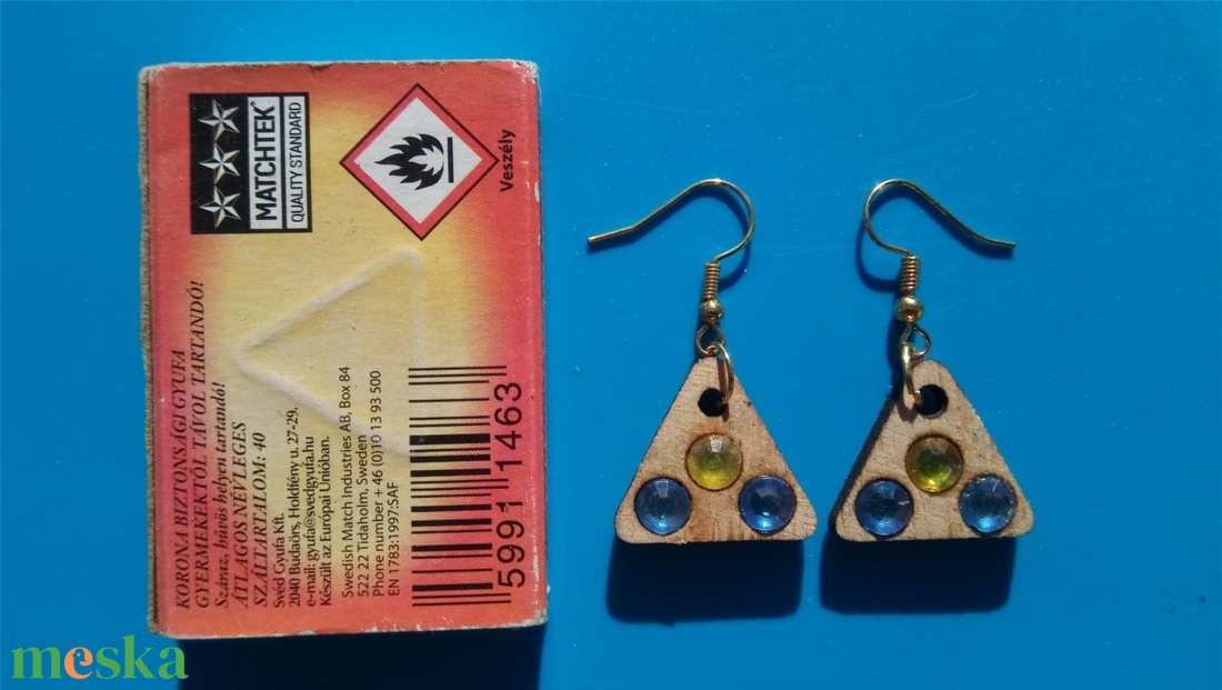 Sárga, kék strasszos buli fülbevaló Karácsonyra, szilveszterre, mikulásra, vidám házibuliba, koncertre vagy ajándékba. - esküvő - ékszer - fülbevaló - Meska.hu