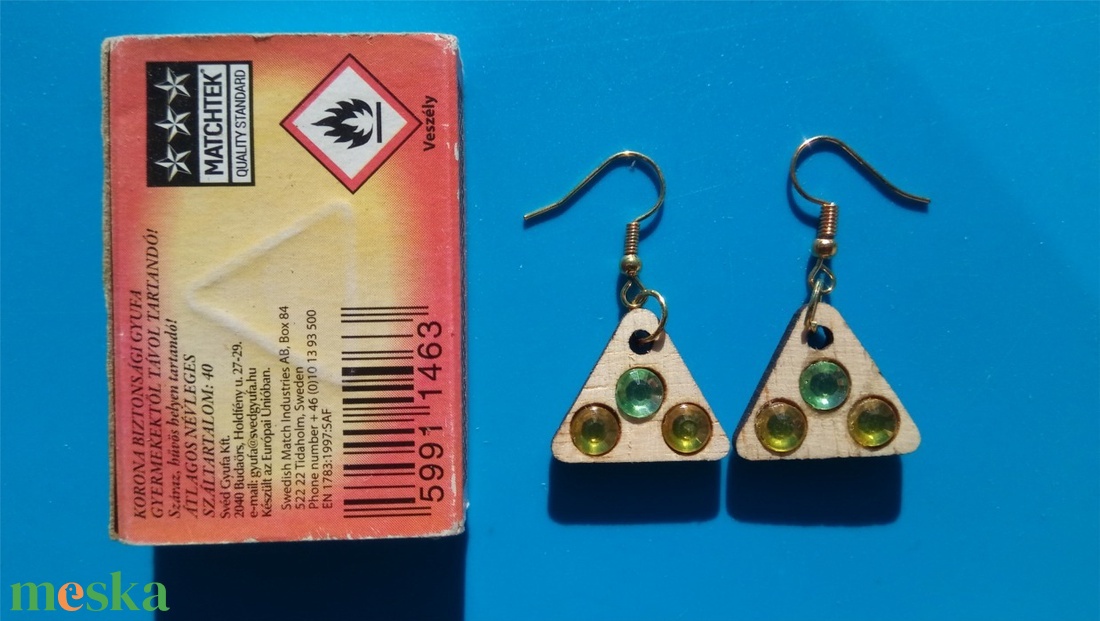 Zöld, sárga strasszos buli fülbevaló Karácsonyra, szilveszterre, mikulásra, vidám házibuliba, koncertre vagy ajándékba. - esküvő - ékszer - fülbevaló - Meska.hu