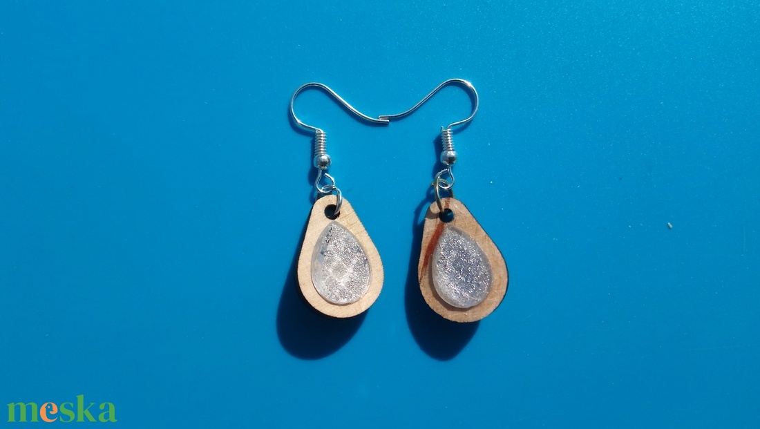 Ezüst csepp strasszos buli fülbevaló Karácsonyra, szilveszterre, mikulásra, vidám házibuliba, koncertre vagy ajándékba. - esküvő - ékszer - fülbevaló - Meska.hu