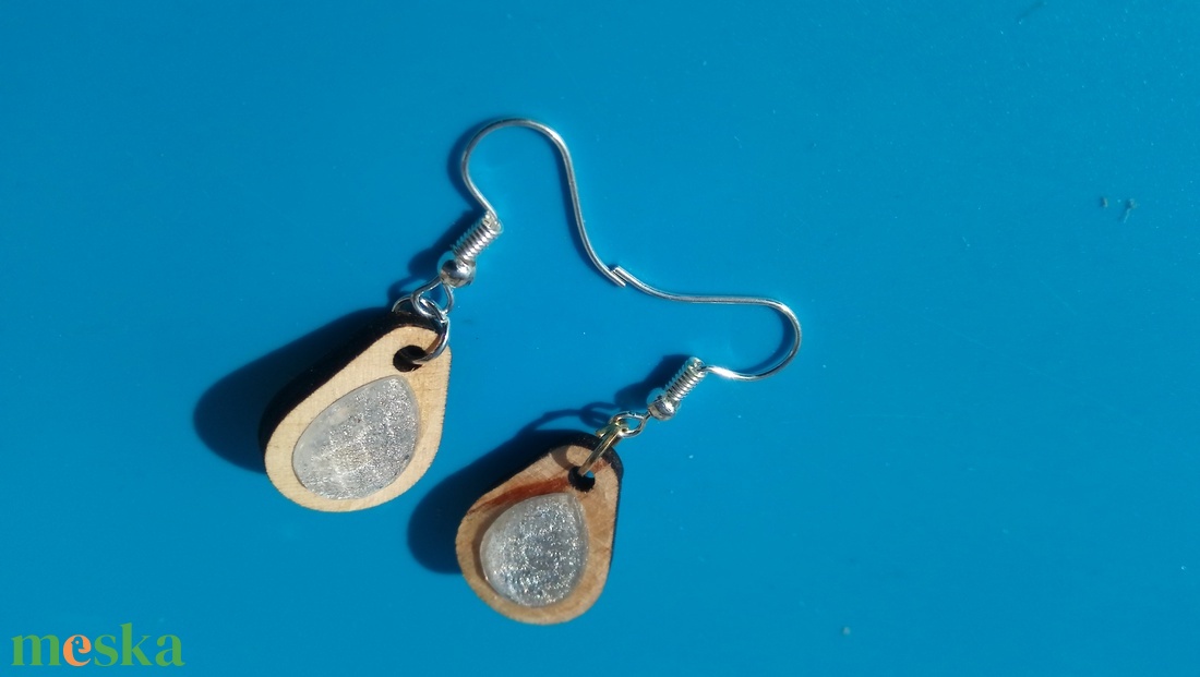 Ezüst csepp strasszos buli fülbevaló Karácsonyra, szilveszterre, mikulásra, vidám házibuliba, koncertre vagy ajándékba. - esküvő - ékszer - fülbevaló - Meska.hu