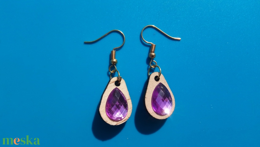 Lila csepp strasszos buli fülbevaló Karácsonyra, szilveszterre, mikulásra, vidám házibuliba, koncertre vagy ajándékba. - esküvő - ékszer - fülbevaló - Meska.hu