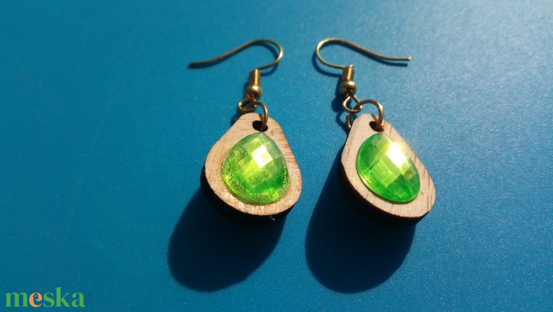 Zöld csepp strasszos buli fülbevaló Karácsonyra, szilveszterre, mikulásra, vidám házibuliba, koncertre vagy ajándékba. - esküvő - ékszer - fülbevaló - Meska.hu