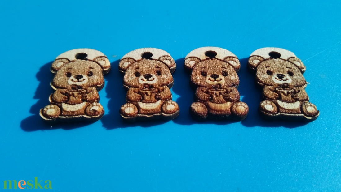 Macis cipőfűződísz. Medvés, maci, medve mintás dísz. Karlánc, bokalánc alapanyag. - ékszer - lábdísz és testékszer - lábgyűrű és lábdísz - Meska.hu