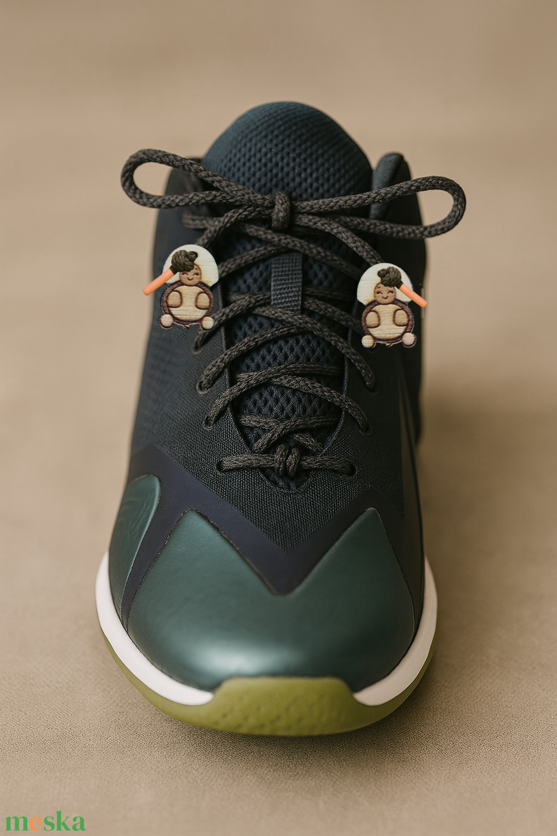 Teknősös cipőfűződísz. Teknőcös, teknős, teknőc mintás dísz. Teknőssel, teknőccel készült karlánc, bokalánc alapanyag. - ékszer - lábdísz és testékszer - lábgyűrű és lábdísz - Meska.hu