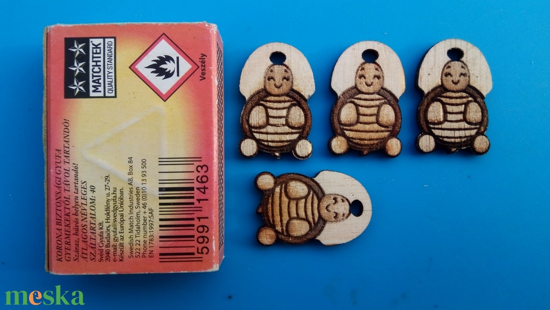 Teknősös cipőfűződísz. Teknőcös, teknős, teknőc mintás dísz. Teknőssel, teknőccel készült karlánc, bokalánc alapanyag. - ékszer - lábdísz és testékszer - lábgyűrű és lábdísz - Meska.hu