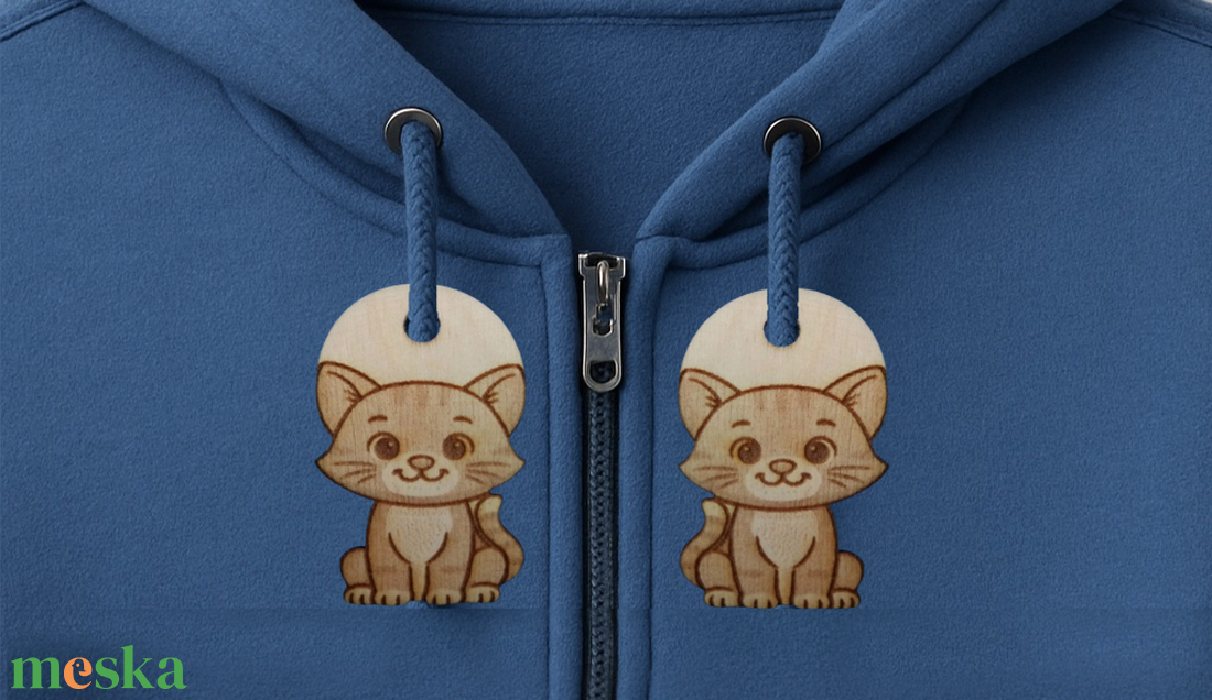 Cicás zsinórdísz. Cica, macska mintával készült háti- és tornazsákdísz. Cicával készült függődísz. A csomagban 2 db van. - ékszer - lábdísz és testékszer - lábgyűrű és lábdísz - Meska.hu