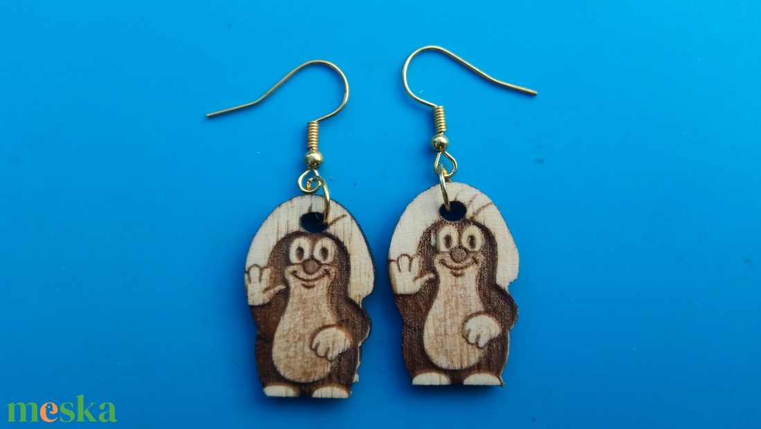 Vakond fülbevaló. Vakondos füldísz vakonddal. Kiváló ajándék lánynak, vidám hölgynek, nőnek szilveszterre vagy bármikor. - esküvő - ékszer - fülbevaló - Meska.hu