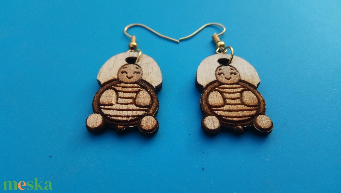 Teknőc fülbevaló. Teknőcös füldísz teknőccel. Kiváló ajándék lánynak, vidám hölgynek, nőnek szilveszterre vagy bármikor. - esküvő - ékszer - fülbevaló - Meska.hu