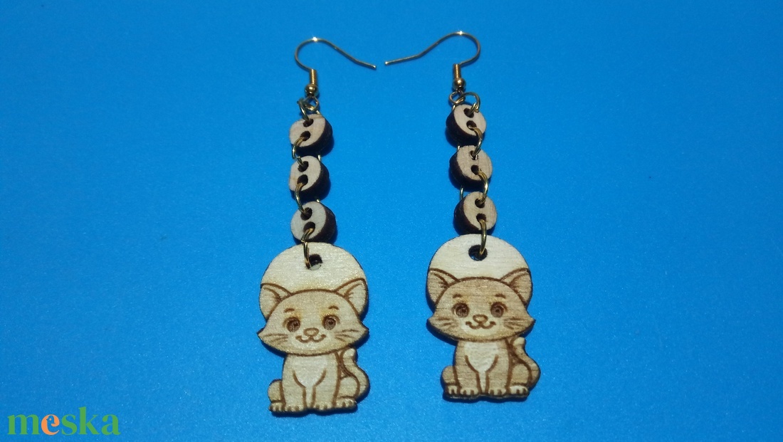 Láncos Cica macska fülbevaló. Cicás füldísz, cicával. Kiváló ajándék lánynak, vidám hölgynek, nőnek szilveszterre. - esküvő - ékszer - fülbevaló - Meska.hu