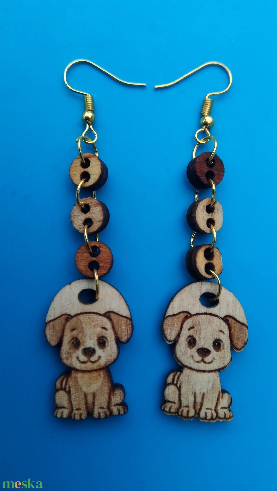 Láncos Kutya fülbevaló. Kutyás füldísz kutyával. Kiváló ajándék lánynak, vidám hölgynek, nőnek szilveszterre. - esküvő - ékszer - fülbevaló - Meska.hu