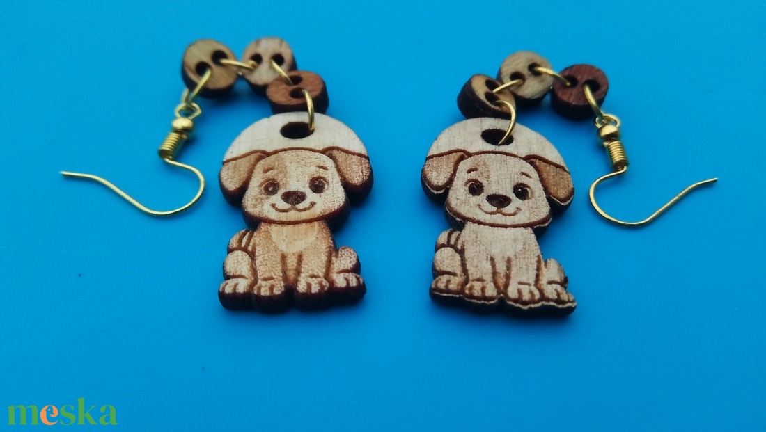 Láncos Kutya fülbevaló. Kutyás füldísz kutyával. Kiváló ajándék lánynak, vidám hölgynek, nőnek szilveszterre. - esküvő - ékszer - fülbevaló - Meska.hu