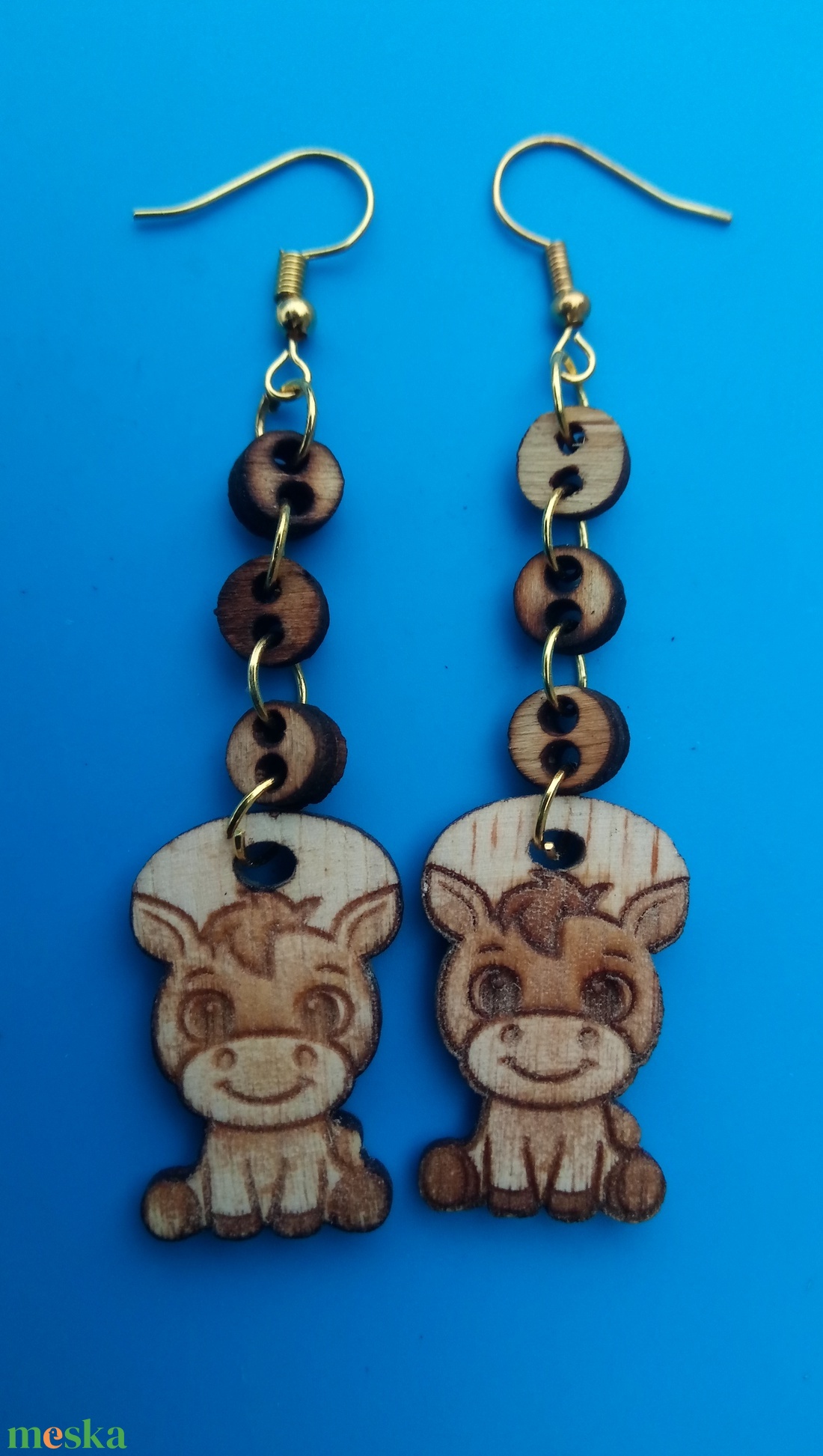 Láncos Ló, lovacska fülbevaló. Lovas füldísz lóval. Kiváló ajándék lánynak, vidám hölgynek, nőnek szilveszterre. - esküvő - ékszer - fülbevaló - Meska.hu