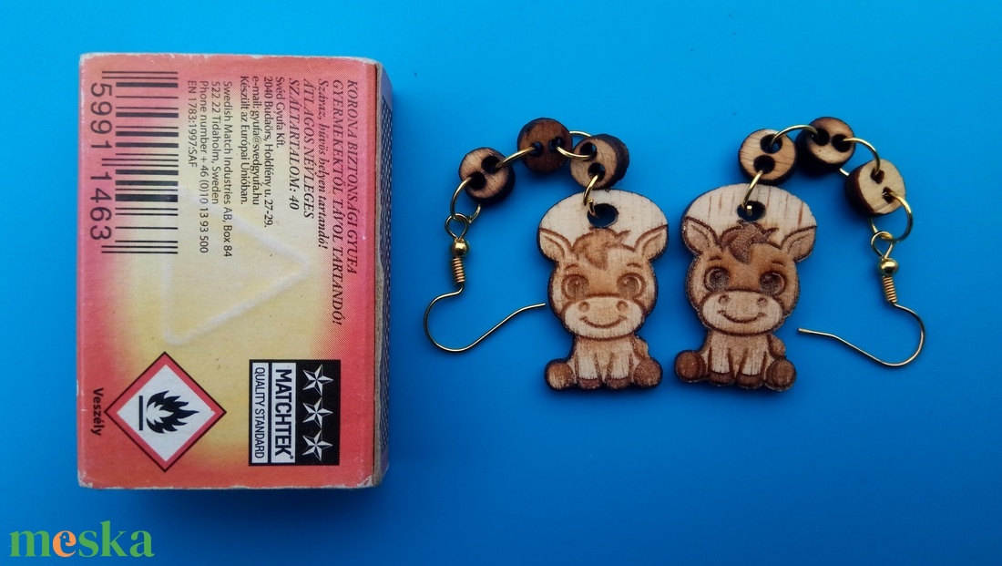 Láncos Ló, lovacska fülbevaló. Lovas füldísz lóval. Kiváló ajándék lánynak, vidám hölgynek, nőnek szilveszterre. - esküvő - ékszer - fülbevaló - Meska.hu