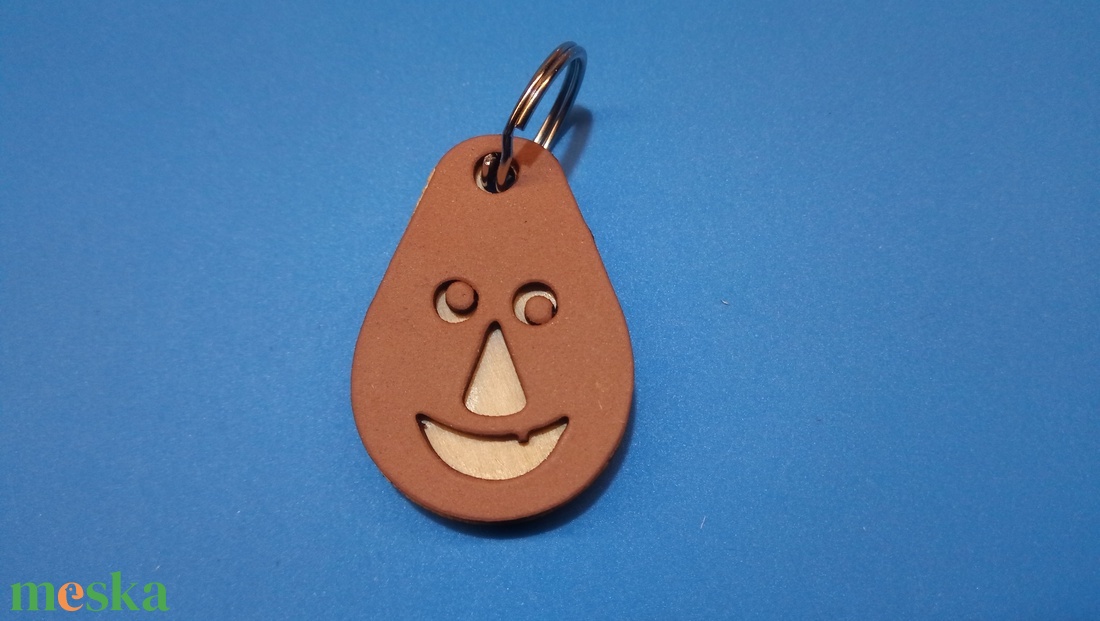 Barna, Nevető kulcstartó. Vidám gyerekeknek, vicces felnőtteknek, humoros öregeknek vagy szomorúaknak ajándékba.  - táska & tok - kulcstartó & táskadísz - kulcstartó - Meska.hu