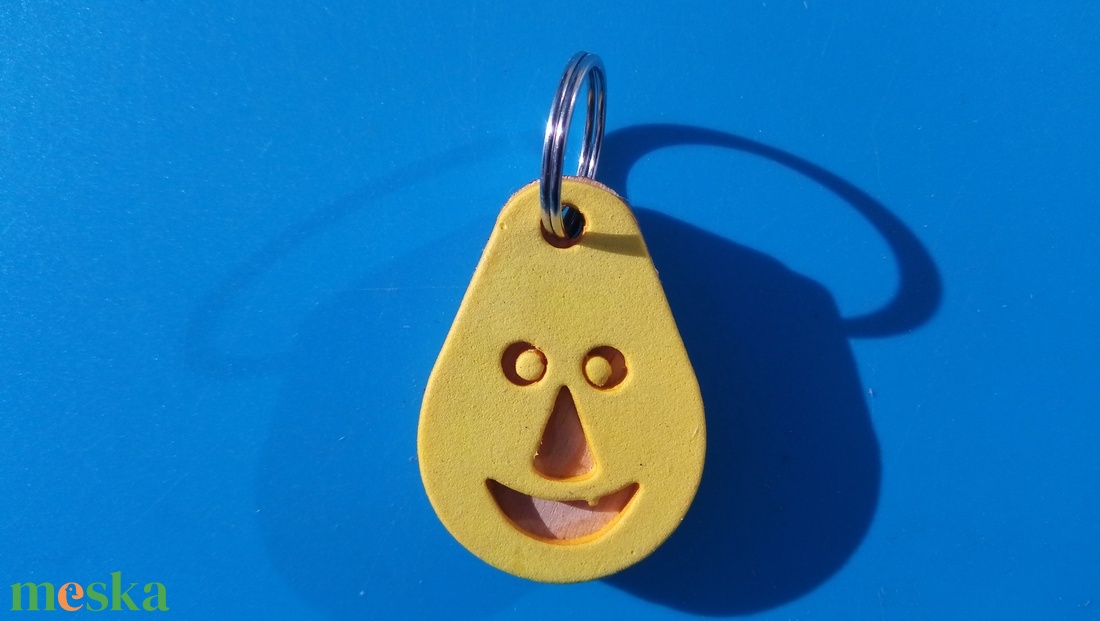 Sárga, Nevető kulcstartó. Vidám gyerekeknek, vicces felnőtteknek, humoros öregeknek vagy szomorúaknak ajándékba.  - táska & tok - kulcstartó & táskadísz - kulcstartó - Meska.hu