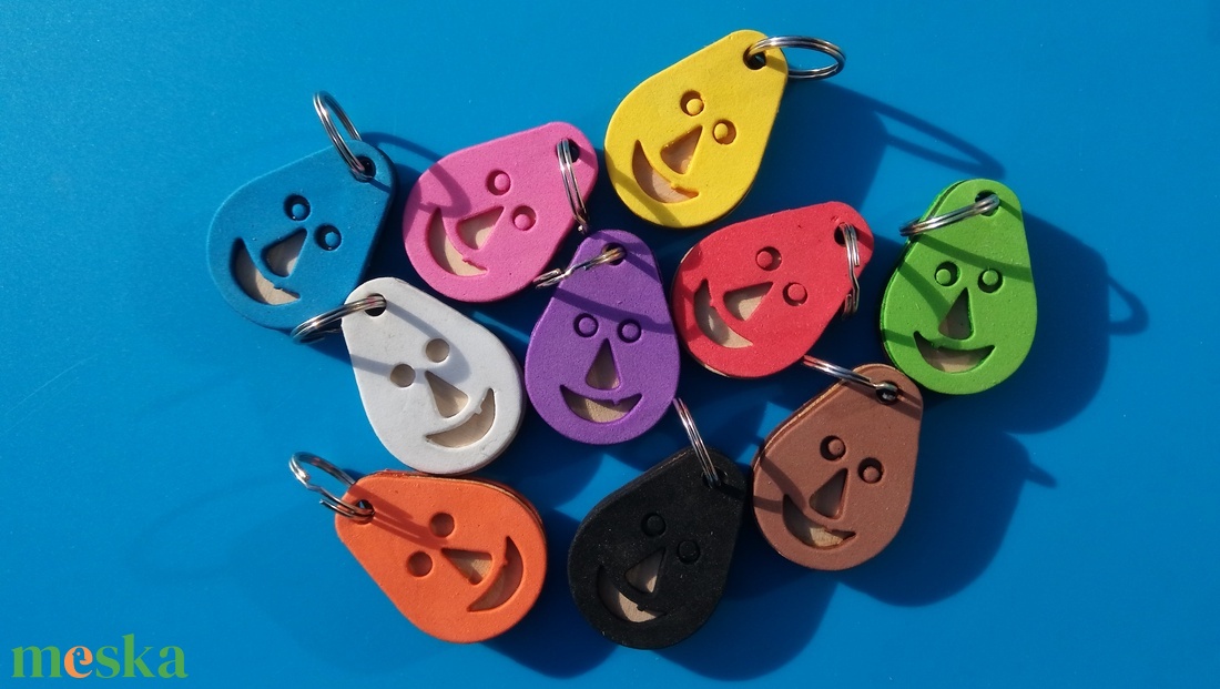 Kék, Nevető kulcstartó Vidám gyerekeknek vicces felnőtteknek, humoros öregeknek vagy szomorúaknak ajándékba.  - táska & tok - kulcstartó & táskadísz - kulcstartó - Meska.hu