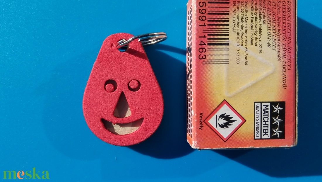 Piros, Nevető kulcstartó. Vidám gyerekeknek, vicces felnőtteknek, humoros öregeknek vagy szomorúaknak ajándékba.  - táska & tok - kulcstartó & táskadísz - kulcstartó - Meska.hu
