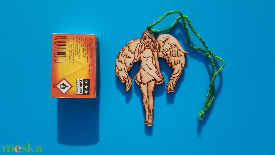 Újszerű Angyal karácsonyfadísz. Vagy visszapillantóra, hátizsákra, táskára, ajándékra kötve dísznek vagy csak ajándékba. - karácsony - karácsonyi lakásdekoráció - karácsonyfadíszek - Meska.hu