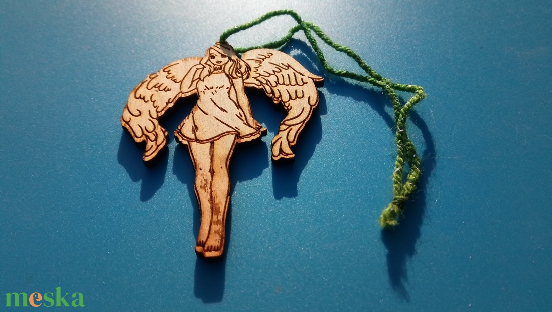 Újszerű Angyal karácsonyfadísz. Vagy visszapillantóra, hátizsákra, táskára, ajándékra kötve dísznek vagy csak ajándékba. - karácsony - karácsonyi lakásdekoráció - karácsonyfadíszek - Meska.hu