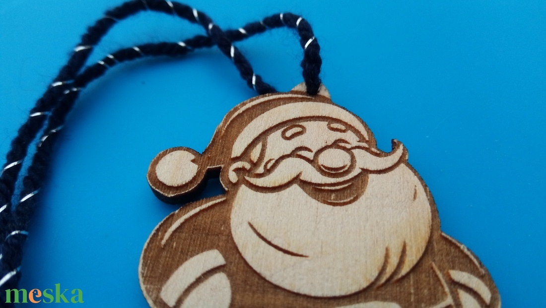 Mikulás karácsonyfadísz. Vagy visszapillantó, táska, hátizsák, csillár, szerkrényajtó függő dísz. Ajándékba is tökéletes - karácsony - karácsonyi lakásdekoráció - karácsonyfadíszek - Meska.hu