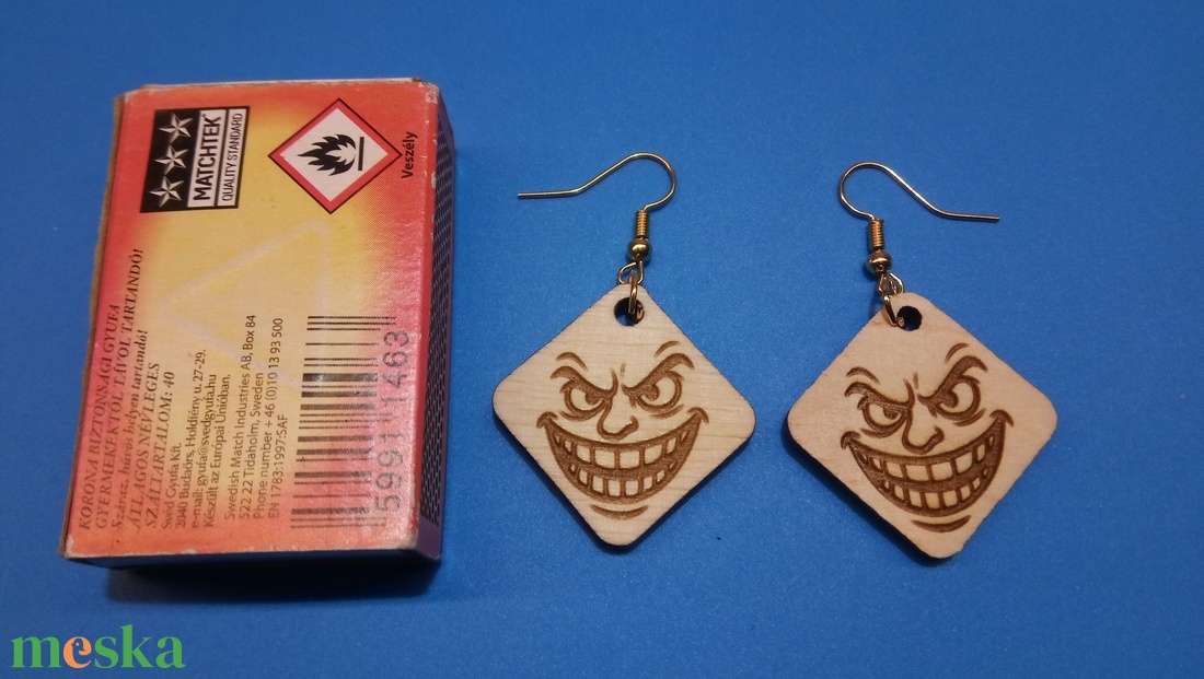 Gonosz vigyor vagy szende szűz? Fülbevaló mind. Vicces, humoros, vidám felnőttnek, fiatalnak. Szilveszterre, házibuliba. - esküvő - ékszer - fülbevaló - Meska.hu
