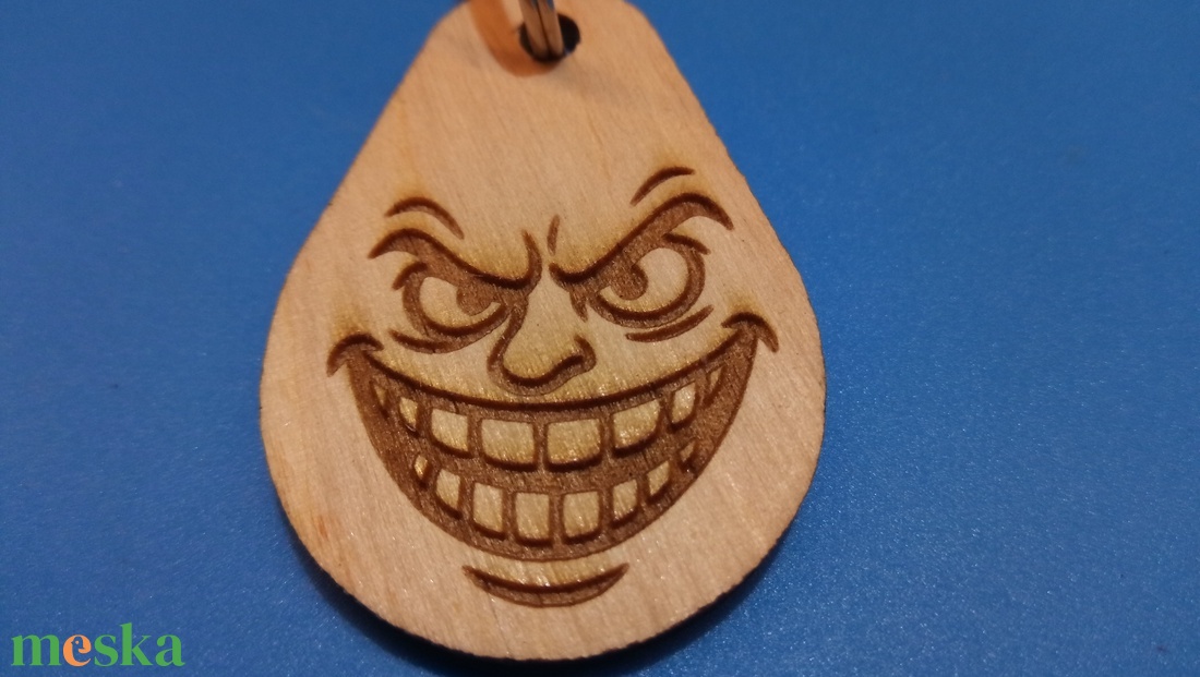 Gonosz vigyor, Szende szűz kulcstartó. Ajándékba vicces hölgynek, bájos gyermeknek, humoros fiúnak, lánynak karácsonyra. - táska & tok - kulcstartó & táskadísz - kulcstartó - Meska.hu