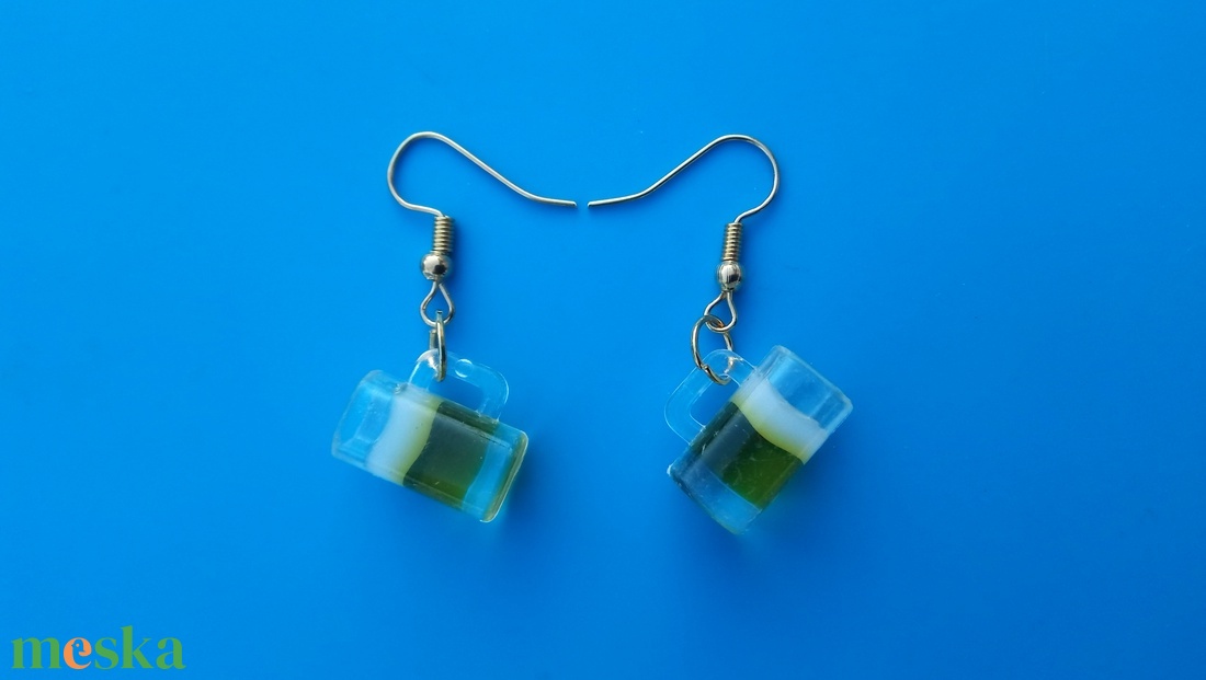 Farsangi söröskorsó fülbevaló több akasztó. Farsang, buli, vidám összejövetel, haveri találkozó, kocsma party, vidámság - esküvő - ékszer - fülbevaló - Meska.hu