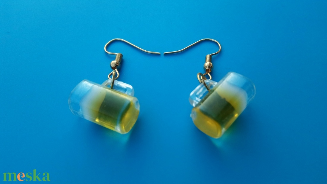 Farsangi söröskorsó fülbevaló több akasztó. Farsang, buli, vidám összejövetel, haveri találkozó, kocsma party, vidámság - esküvő - ékszer - fülbevaló - Meska.hu