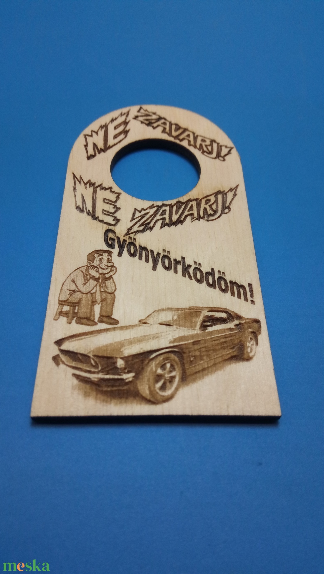 NE ZAVARJ! tábla. FORD Mustang mintával. Vicces akasztó USA autó rajongónak, fordosnak, mustangosnak, veteránosnak. - esküvő - dekoráció - tábla & jelzés - Meska.hu