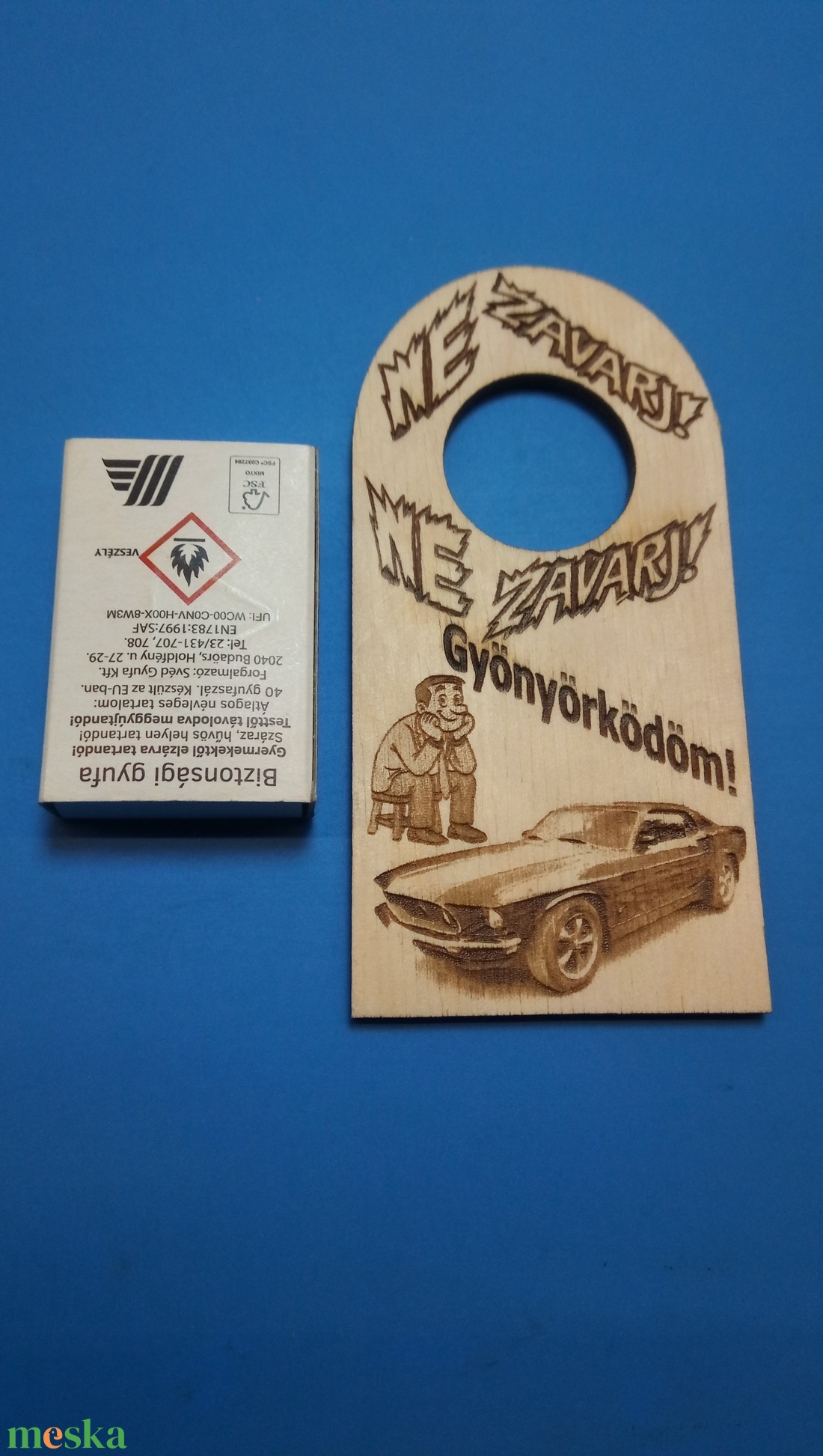 NE ZAVARJ! tábla. FORD Mustang mintával. Vicces akasztó USA autó rajongónak, fordosnak, mustangosnak, veteránosnak. - esküvő - dekoráció - tábla & jelzés - Meska.hu