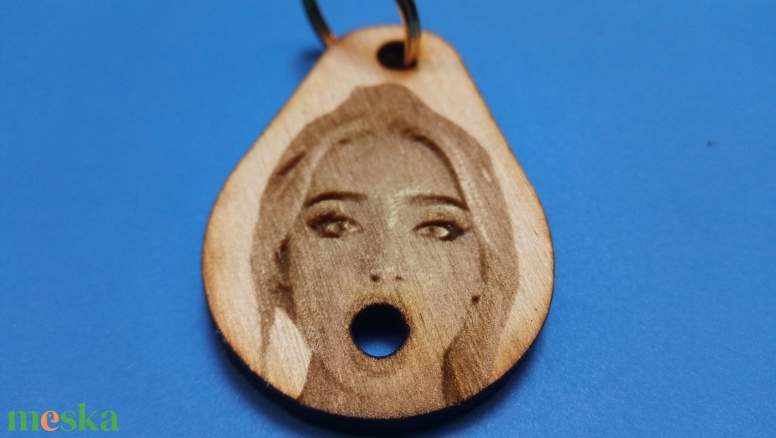 Pajzán kulcstartó. Tátika 2. Szép női arc, egy kis csavarral. Férfiaknak kiváló ajándék. Persze, célzás nélkül. ;-) - táska & tok - kulcstartó & táskadísz - kulcstartó - Meska.hu