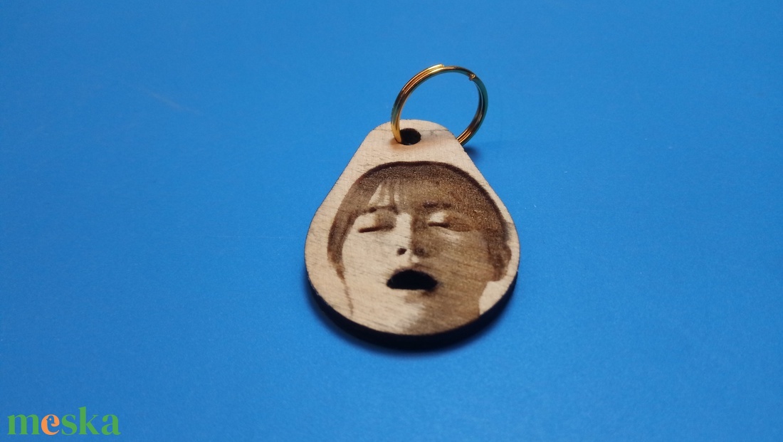 Pajzán kulcstartó. Tátika 3. Kedves női arc, egy kis csavarral. Férfiaknak kiváló ajándék. Persze, célzás nélkül. ;-) - táska & tok - kulcstartó & táskadísz - kulcstartó - Meska.hu