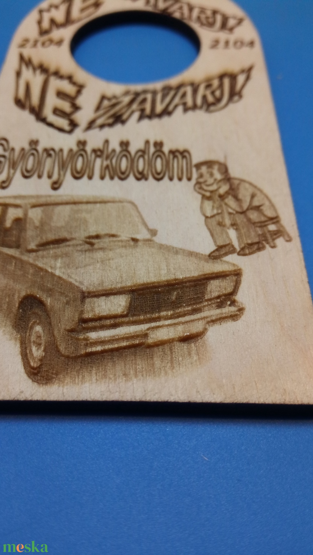 LADA 2104 es mintával, NE ZAVARJ! Netábla. Vicces, humoros ajándék, ladásnak, veteránosnak, zsiguli rajongónak, autósnak - esküvő - dekoráció - tábla & jelzés - Meska.hu