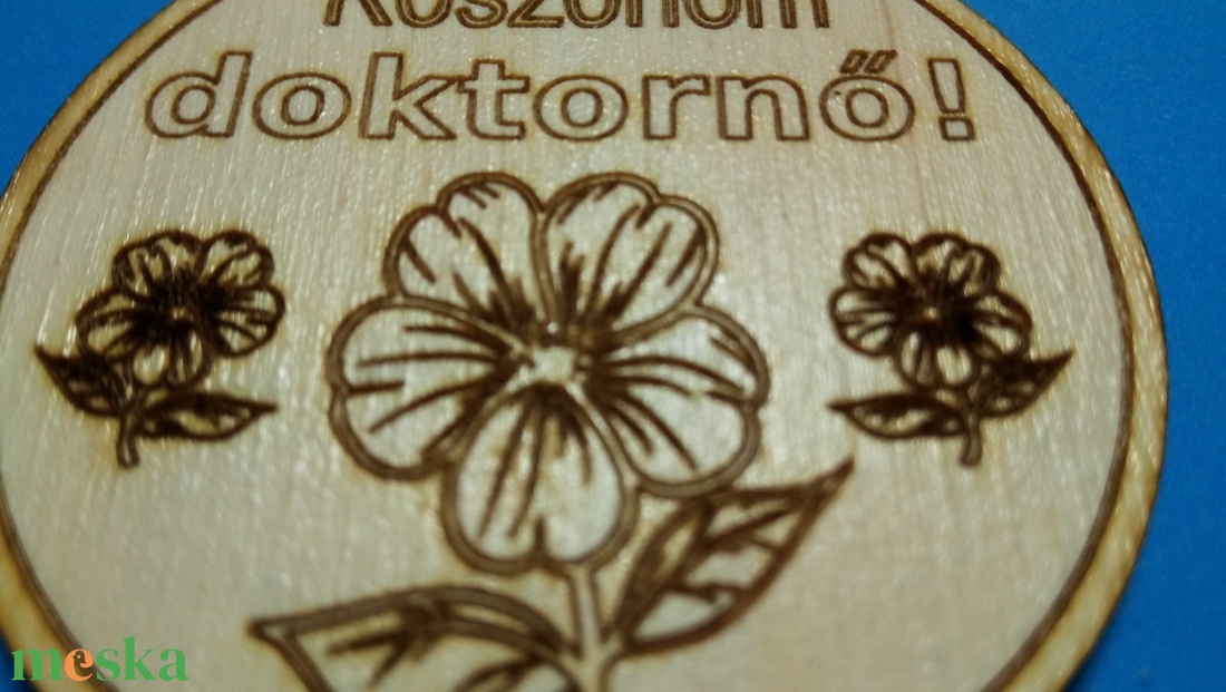 Köszönöm doktornő! Ajándék hűtőmágnes. Köszönet nyilvánítás a kedves dokinak a segítségért. - otthon & életmód - konyhafelszerelés, tálalás - konyhai dekoráció - hűtőmágnes - Meska.hu