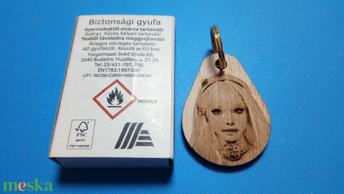 Szerelmi ajándék. Portré kulcstartó, szerelmed képével egyedileg elkészítve. (A minta női arc is megvásárolható.) 2 - táska & tok - kulcstartó & táskadísz - kulcstartó - Meska.hu