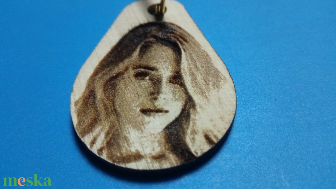 Valentin-napi ajándék. Portré kulcstartó, szerelmed képével egyedileg elkészítve. (A minta női arc is megvásárolható.) 3 - táska & tok - kulcstartó & táskadísz - kulcstartó - Meska.hu