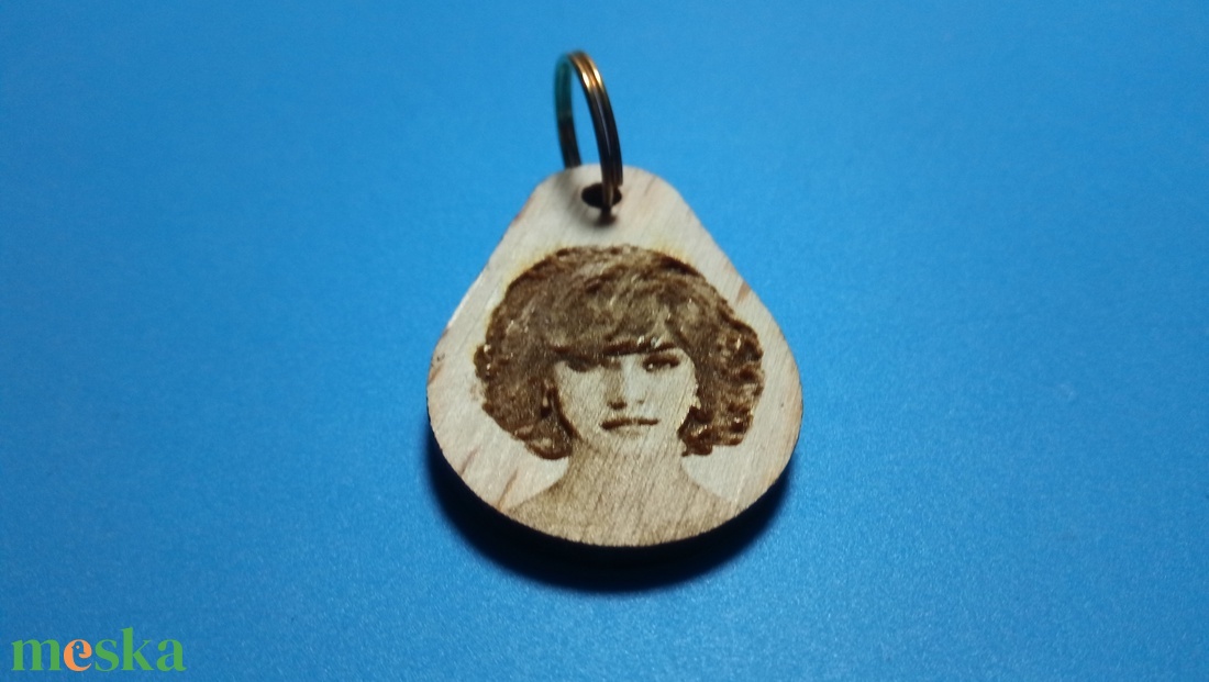 Szerelmi ajándék. Portré kulcstartó, szerelmed képével egyedileg elkészítve. (A minta női arc is megvásárolható.) 5 - táska & tok - kulcstartó & táskadísz - kulcstartó - Meska.hu
