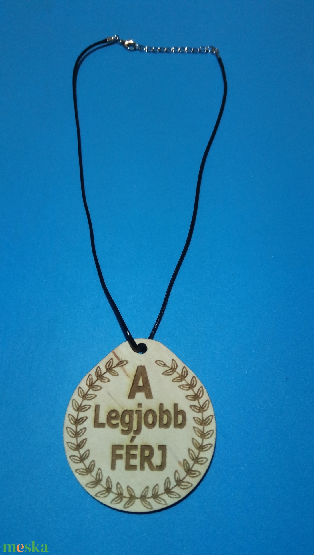 Humoros medál, férjek dícséretével. Egyedi ajándék férjednek, jegyesednek.  A legjobb férj  fából aranyérem. - ékszer - nyaklánc - medálos nyaklánc - Meska.hu