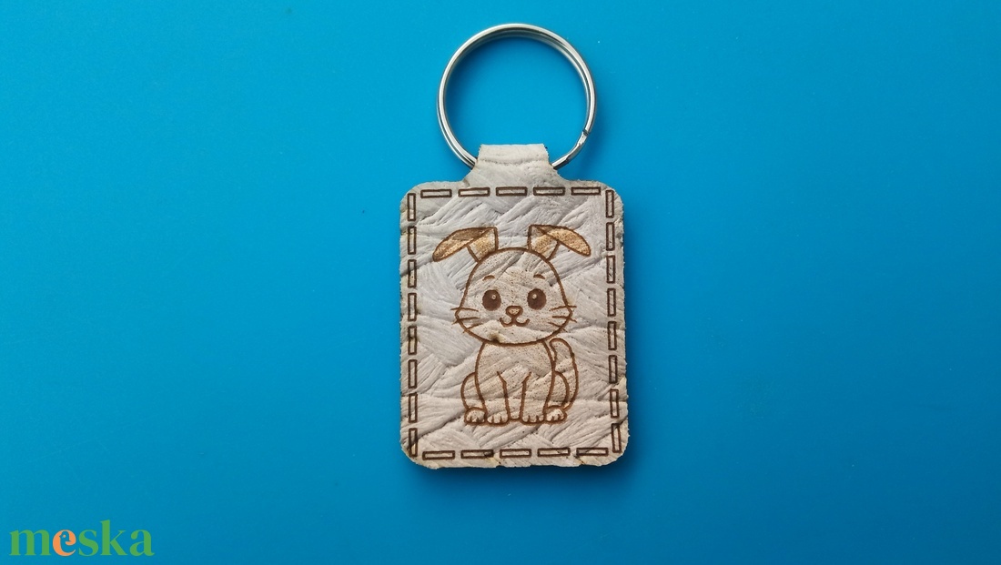 Húsvéti nyuszis kulcstartó. Műbőr alap, cuki, gravírozott nyuszi minta gyereknek. - táska & tok - kulcstartó & táskadísz - kulcstartó - Meska.hu