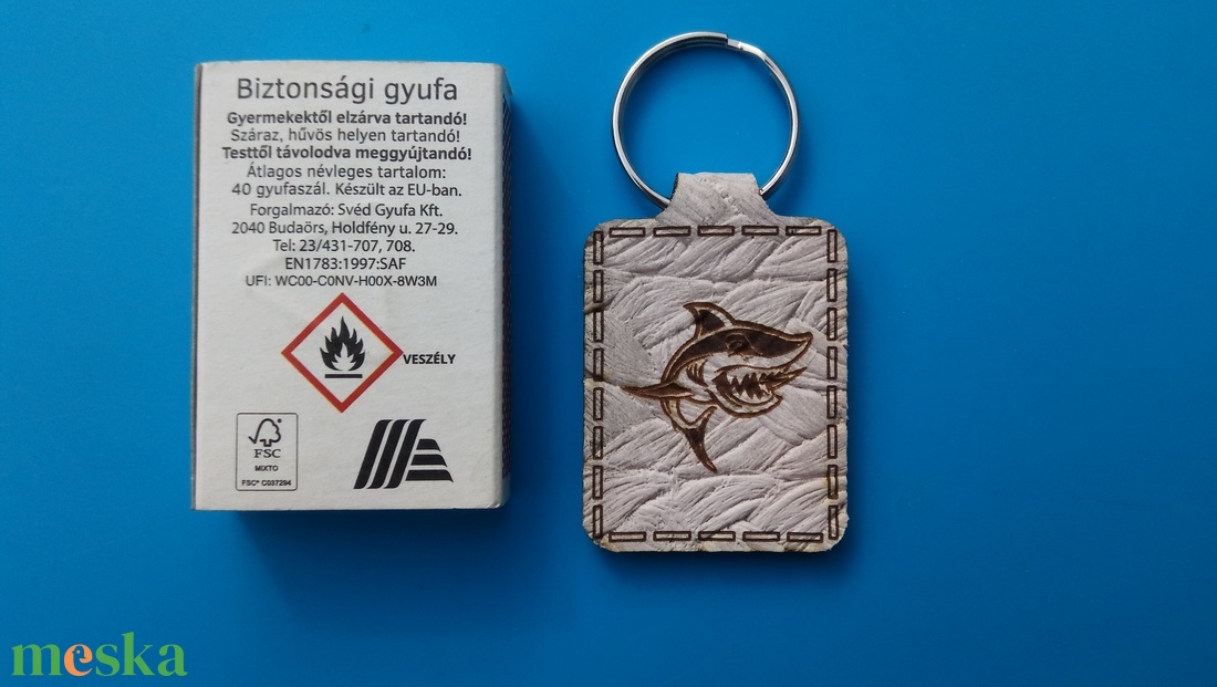 Cápa kulcstartó műbőr alappal. Félelmetes kulcsőrző a zsebdben. - táska & tok - kulcstartó & táskadísz - kulcstartó - Meska.hu