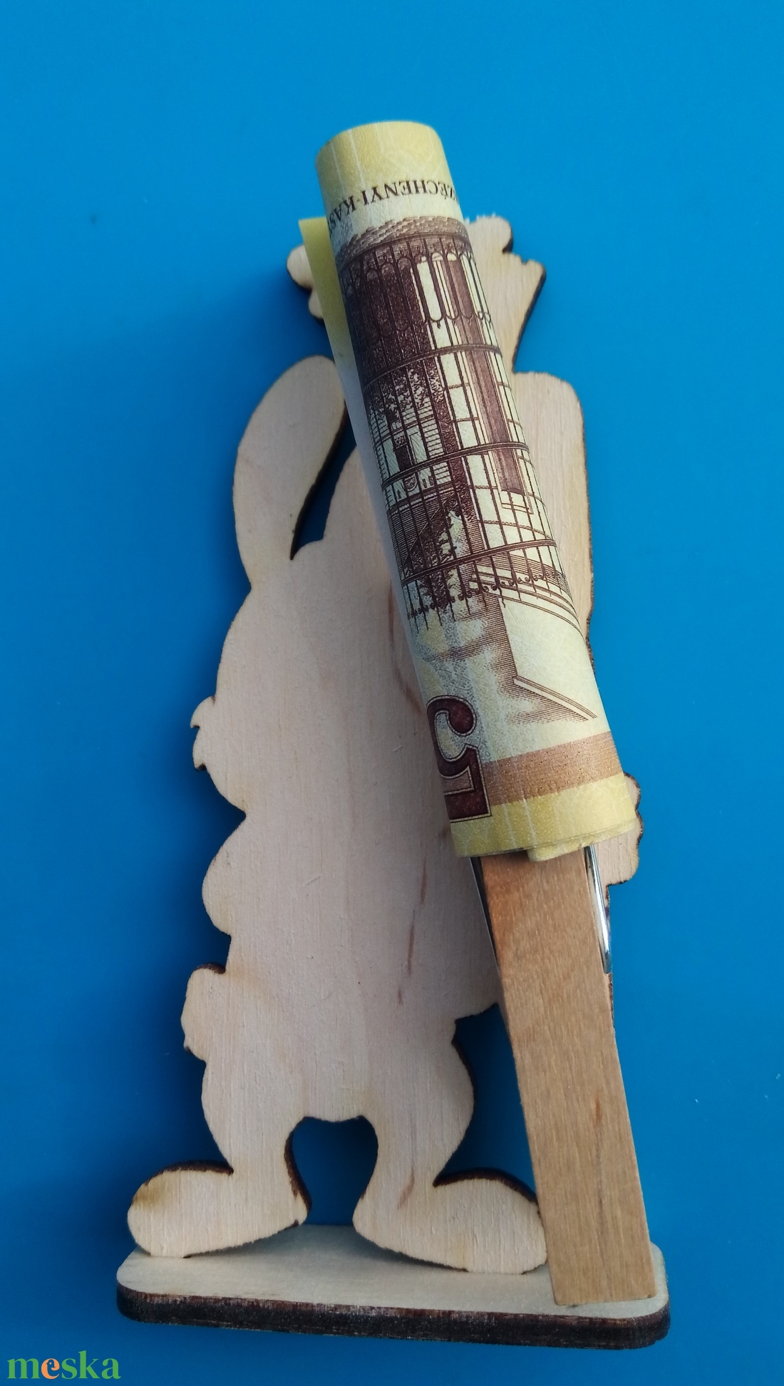 Húsvéti pénzátadó nyuszi. Gravírozott nyúl, locsólónak, fiúnak, rokonnak. Egyedi felirat lehetséges. - ünnepi díszek, dekorációk - húsvéti díszek és dekorációk - húsvéti pénzátadó - Meska.hu